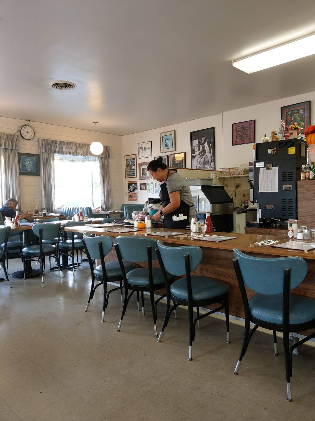 Main Street Grill | restaurant | 547 Main St, Half Moon Bay, CA 94019, USA | 6507265300 OR +1 650-726-5300