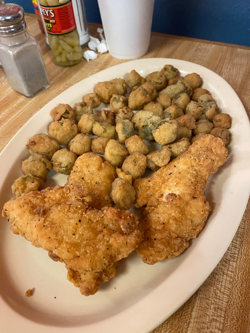 Charlie Maes | restaurant | 2211 US-65, Lake Village, AR 71653, USA | 8702659890 OR +1 870-265-9890