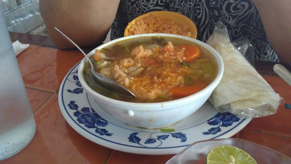 El Portal Del Bobby Ciros | restaurant | 8201 Diana Dr, El Paso, TX 79904, USA | 9154448400 OR +1 915-444-8400