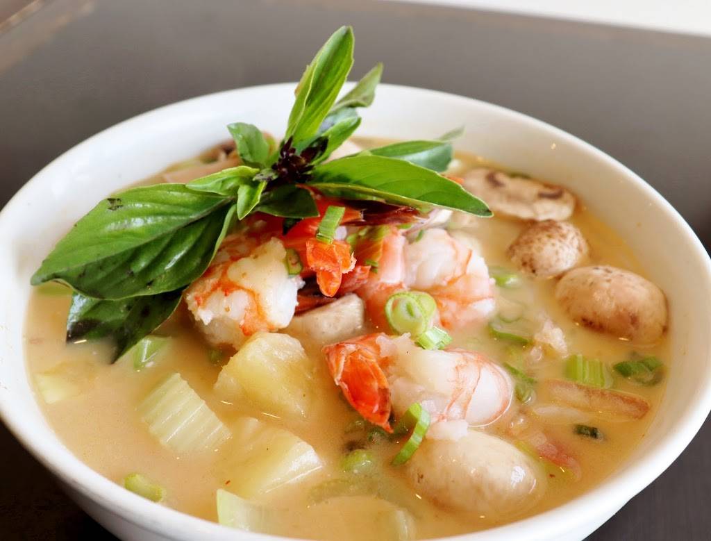 Pho House | restaurant | 5230 Dundas St W, Etobicoke, ON M9B 1A8, Canada | 4168505935 OR +1 416-850-5935