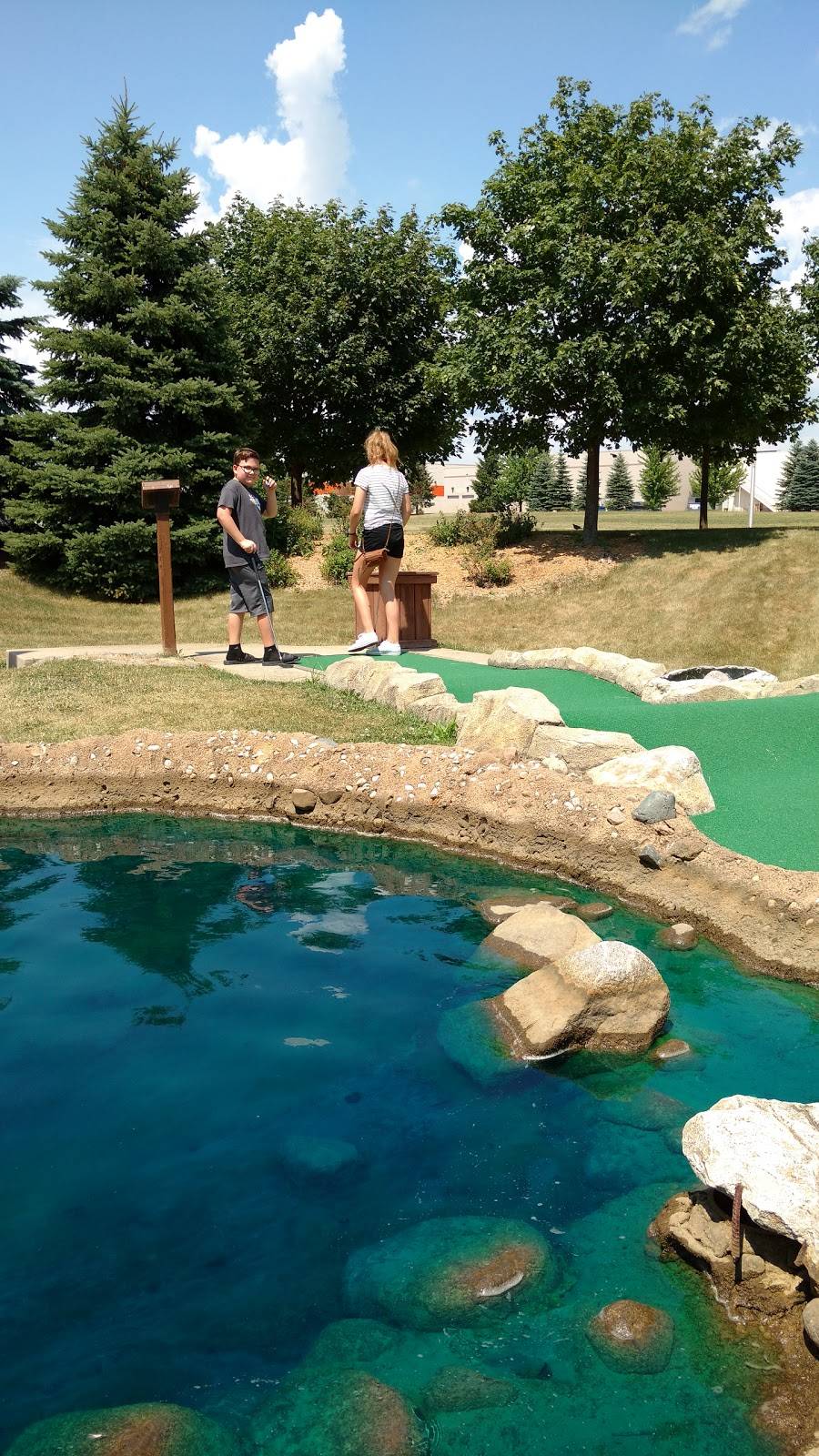 Wilderness Falls | meal takeaway | 145 Clow International Pkwy, Bolingbrook, IL 60490, USA | 6303788888 OR +1 630-378-8888