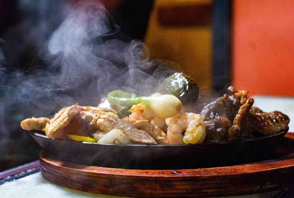 El Pescador Bar and Grill | restaurant | 116 East Beverly Boulevard, Montebello, CA 90640, USA | 3232464545 OR +1 323-246-4545