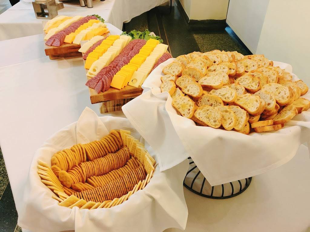 Chartwells Dining Services Winona State University | restaurant | 220 Kryzsko Commons, Winona, MN 55987, USA | 5074575220 OR +1 507-457-5220