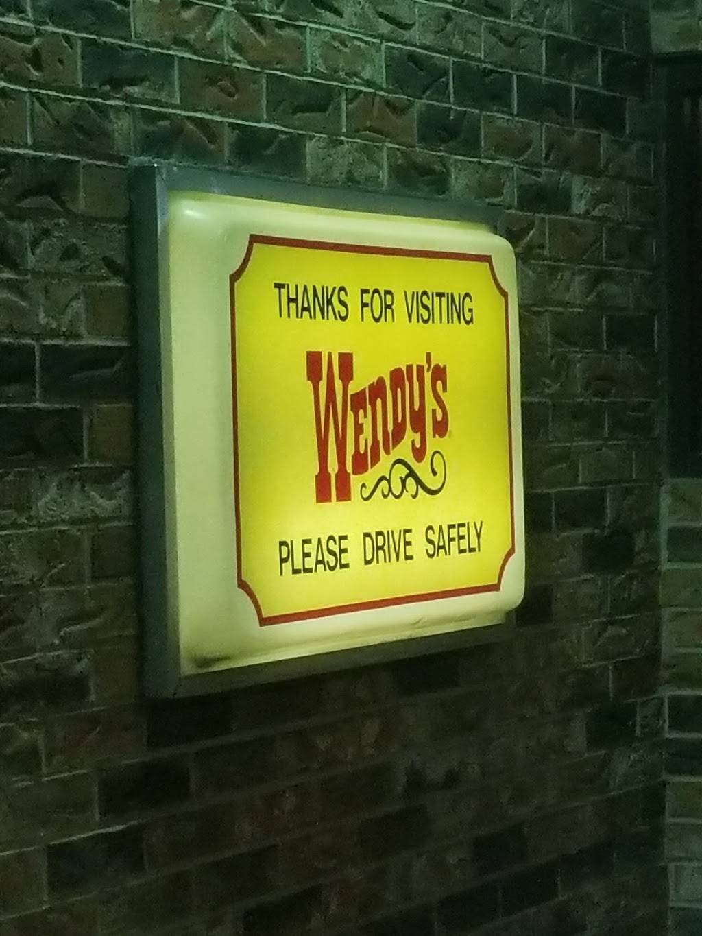 Wendys | restaurant | 700 N Main St, Hutchinson, KS 67501, USA | 6206622863 OR +1 620-662-2863