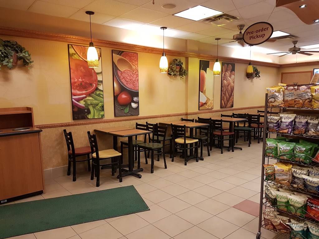 Subway | meal takeaway | 19466 Yonge St, Holland Landing, ON L9N 1L7, Canada | 9052356122 OR +1 905-235-6122