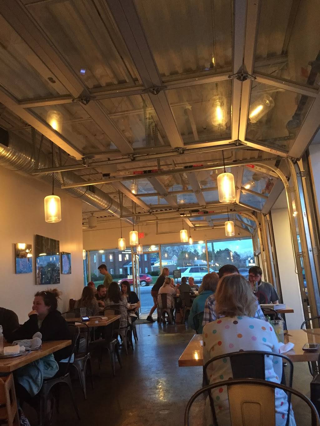 Sidewall Pizza Company | restaurant | 3598 Pelham Rd, Greenville, SC 29615, USA | 8649918748 OR +1 864-991-8748