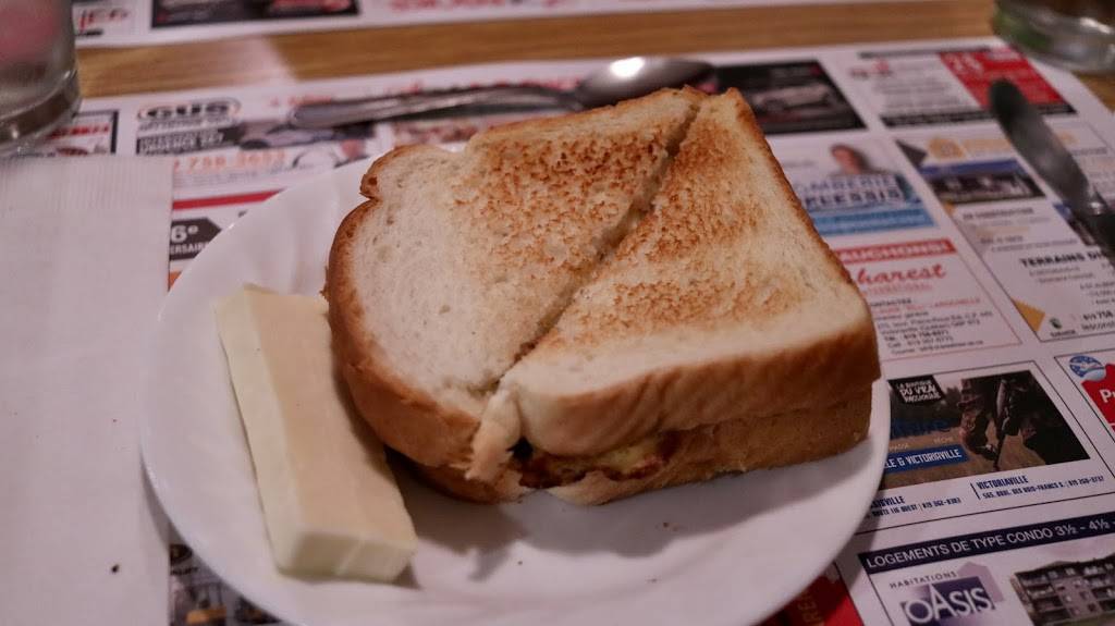 Restaurant Chez-Mado | restaurant | 1454 Bd Jutras O, Victoriaville, QC G6P 6R8, Canada | 8197585999 OR +1 819-758-5999