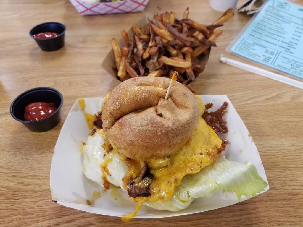 Squeez Inn | restaurant | 404 Hwy RB, Stockton, MO 65785, USA | 4172766302 OR +1 417-276-6302