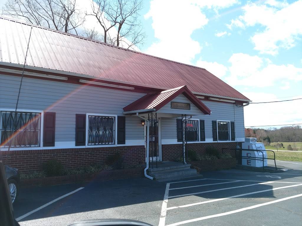Mill Iron Grill | restaurant | 10190 Stewartsville Rd, Goodview, VA 24095, USA | 5408904766 OR +1 540-890-4766