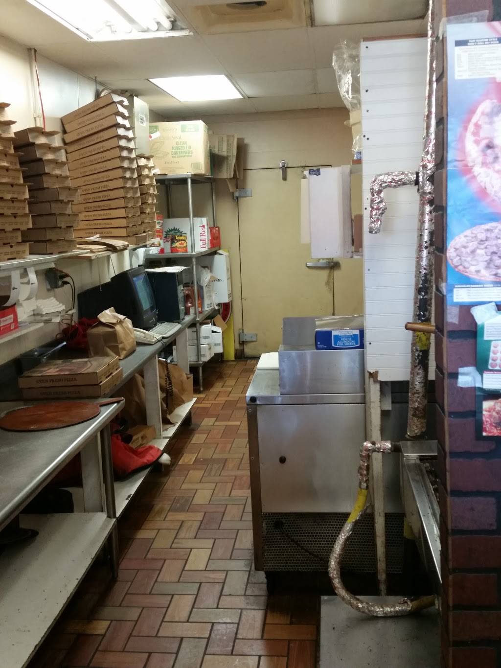 Brunos Pizzeria and Grill | meal delivery | 6907 Kingston Pike #5711, Knoxville, TN 37919, USA | 8655844900 OR +1 865-584-4900