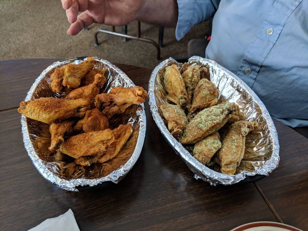 Guldens | Restaurant & Bar | restaurant | 2999 North, US-61, Maplewood, MN 55109, USA | 6514820384 OR +1 651-482-0384