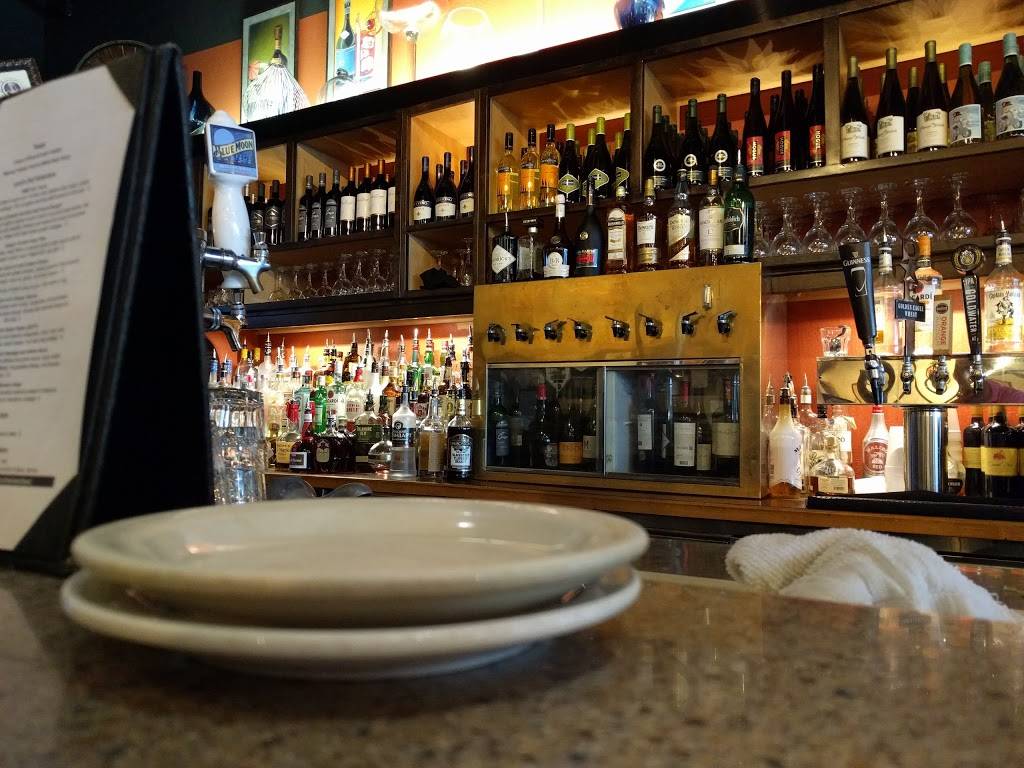 Red White and Brew | restaurant | 6740 E McDowell Rd #102, Mesa, AZ 85215, USA | 4808079393 OR +1 480-807-9393