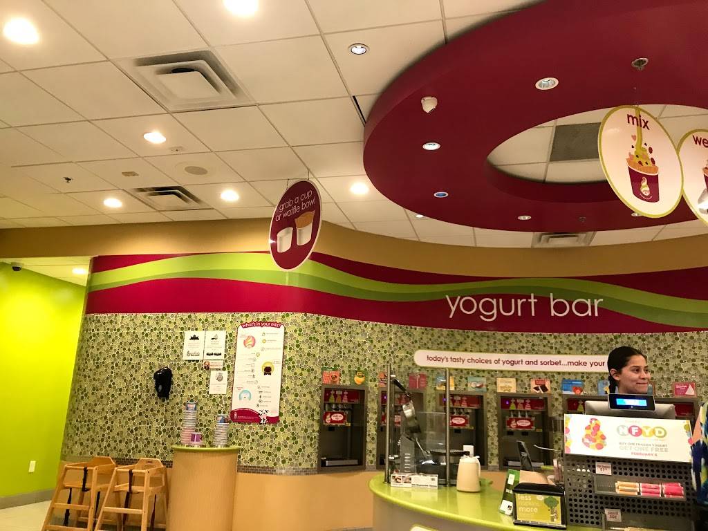 Menchies Frozen Yogurt | bakery | 16645 Sierra Lakes Pkwy, Fontana, CA 92336, USA | 9098543605 OR +1 909-854-3605