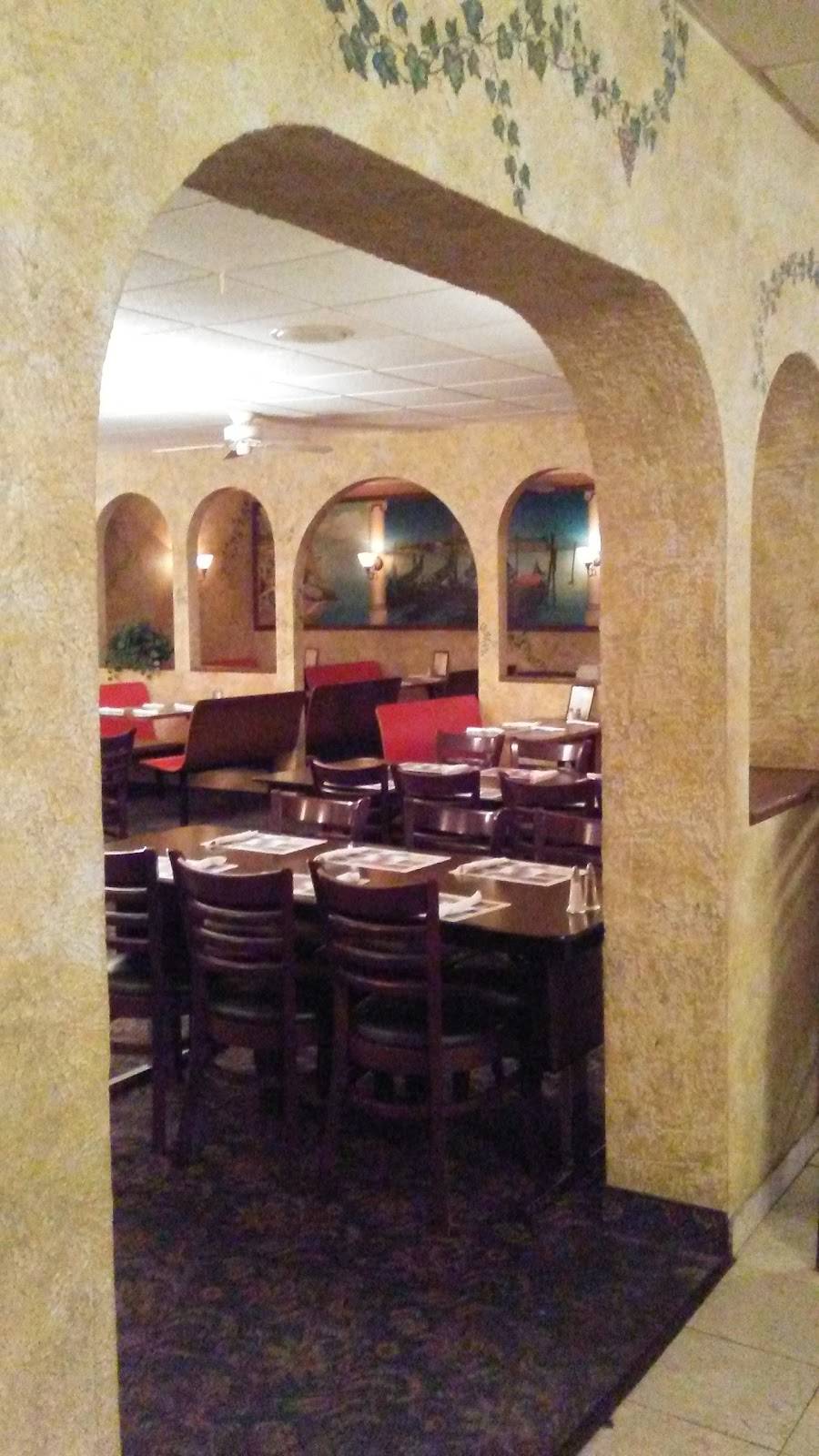 Ciminos Pizza | restaurant | 119 E 4th St, Pecatonica, IL 61063, USA | 8152391629 OR +1 815-239-1629