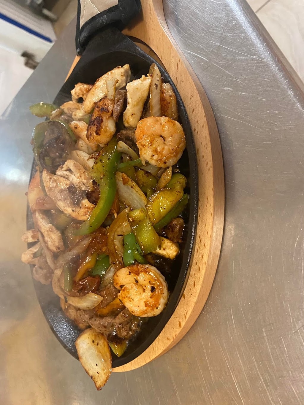 Los costenos | restaurant | 1007 W Mill St, Middletown, IN 47356, USA | 7656847048 OR +1 765-684-7048