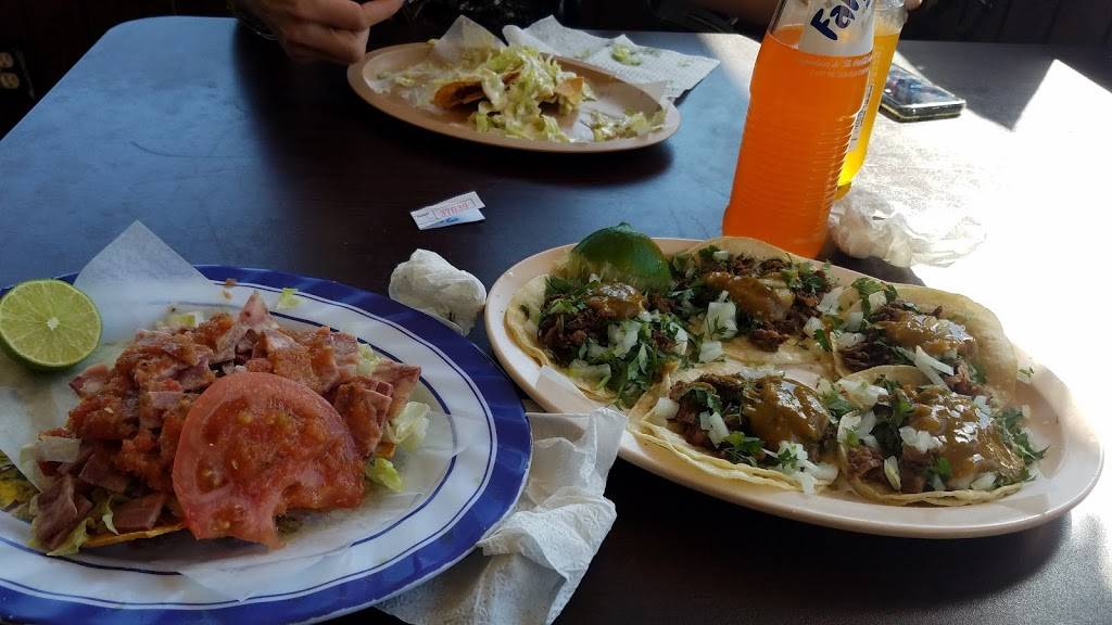 Taqueria El Chavinda | restaurant | 309 Williams Rd, Salinas, CA 93905, USA | 8317513727 OR +1 831-751-3727