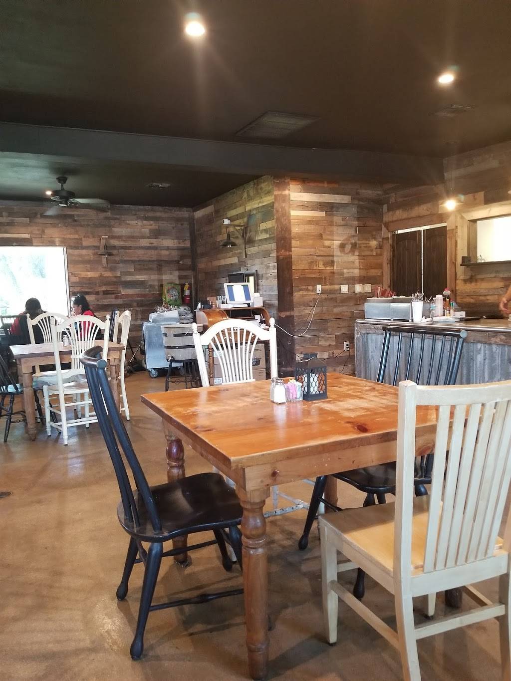 The Office | restaurant | 205 E Hunt St, Pleasanton, TX 78064, USA | 8304805140 OR +1 830-480-5140