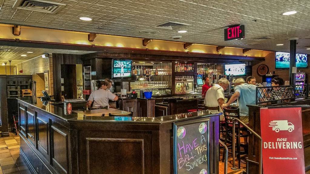 Home Run Inn Pizza | meal delivery | 7521 Lemont Rd, Darien, IL 60561, USA | 6307399696 OR +1 630-739-9696