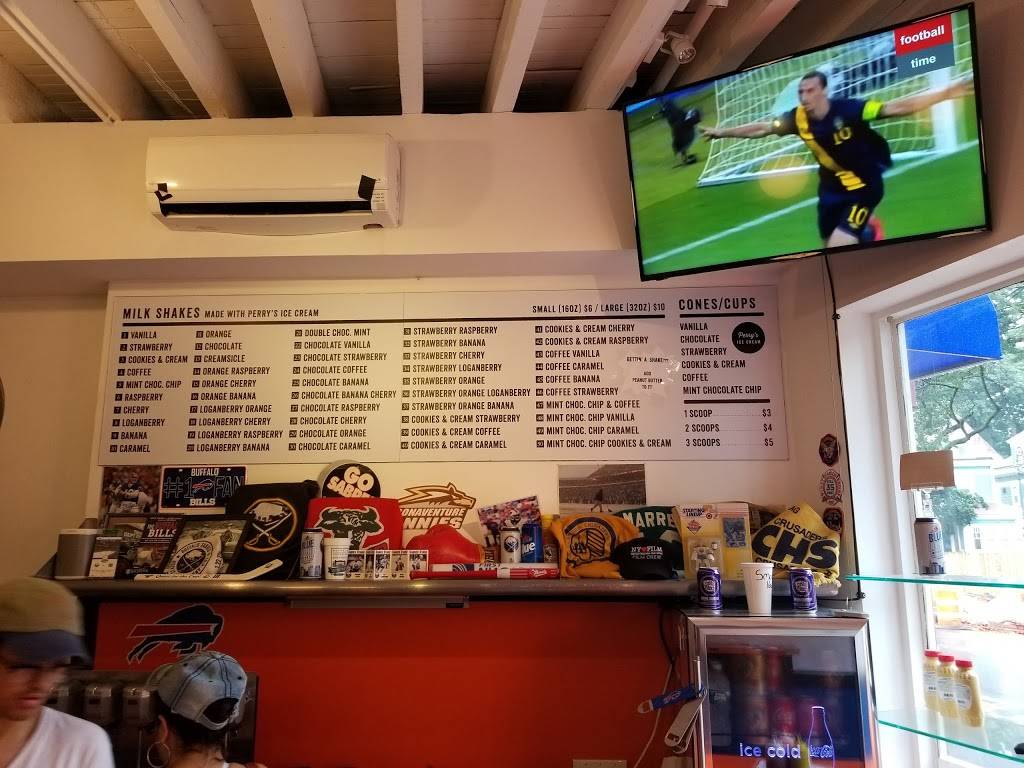 Buffalos Famous | restaurant | 773 Coney Island Ave, Brooklyn, NY 11218, USA | 7184629746 OR +1 718-462-9746