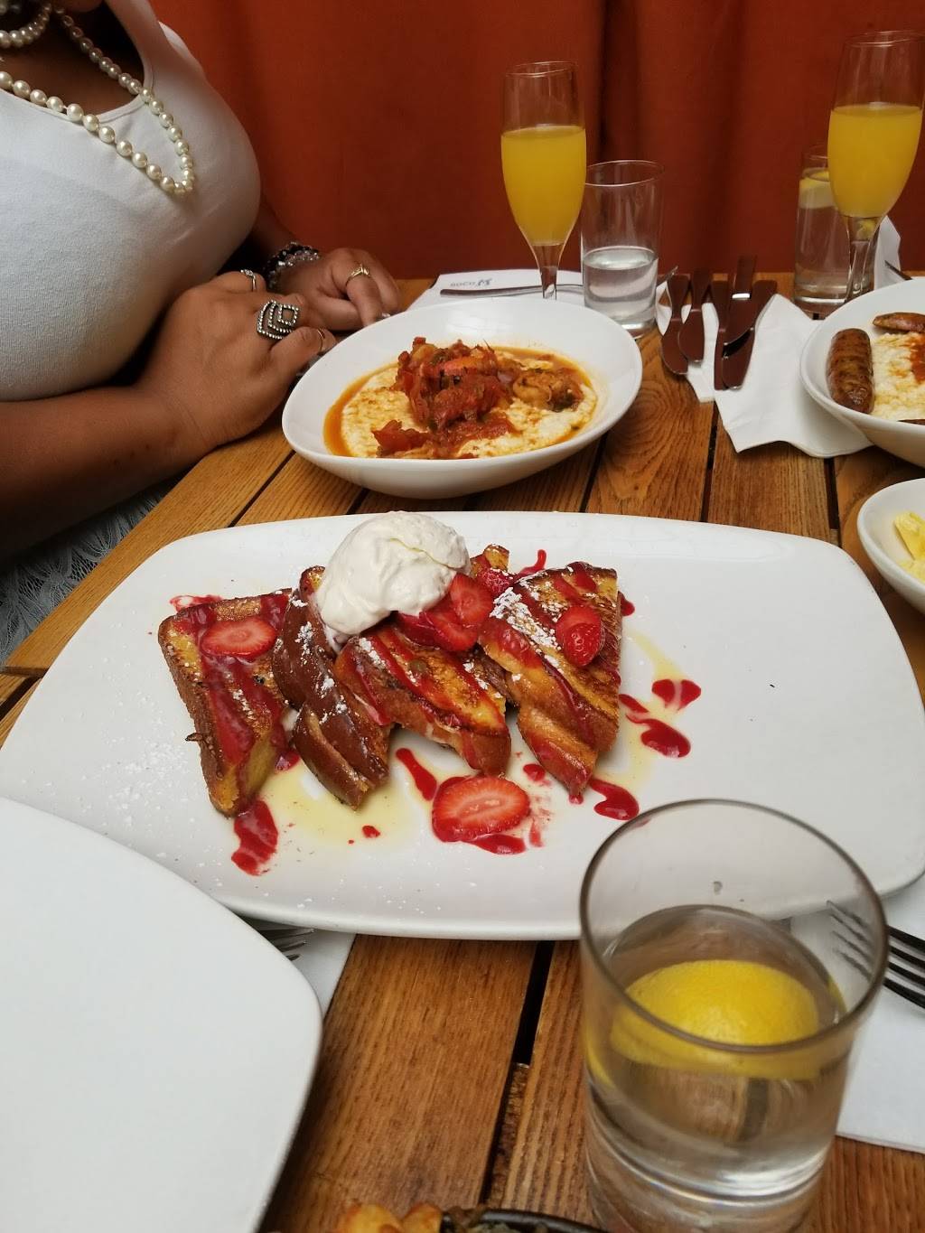 Soco | restaurant | 509 Myrtle Ave, Brooklyn, NY 11205, USA | 7187831936 OR +1 718-783-1936