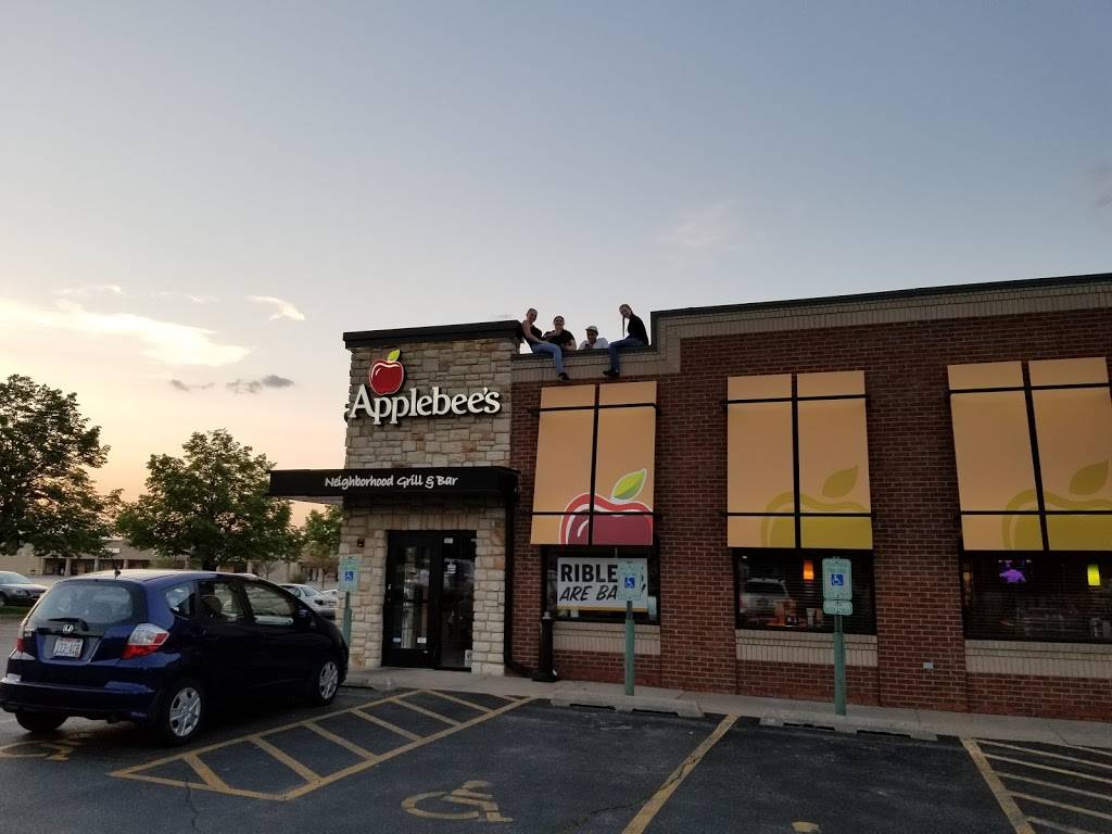 Applebees Grill + Bar | restaurant | 3040 E College Ave, Appleton, WI 54915, USA | 9209548771 OR +1 920-954-8771