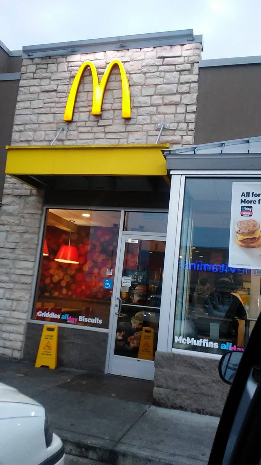 McDonalds | cafe | 2017 Gunbarrel Rd, Chattanooga, TN 37421, USA | 4235101661 OR +1 423-510-1661