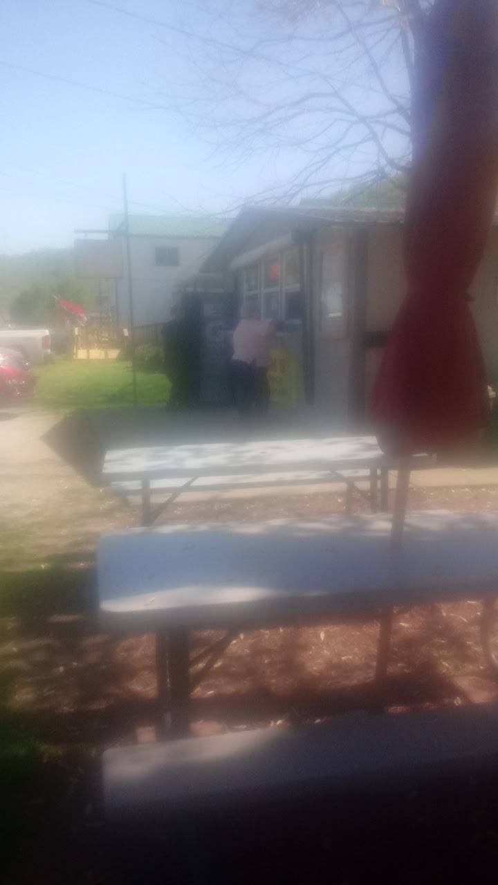 Chums Hotdogs | restaurant | 8315 Maccorkle Ave, Charleston, WV 25315, USA | 3049492486 OR +1 304-949-2486