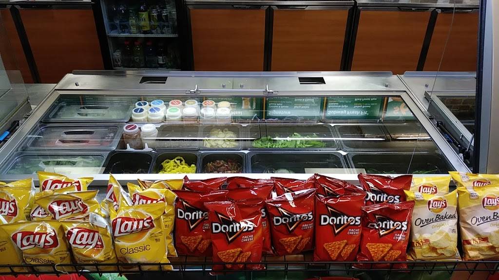 Subway | restaurant | 16 Banton St, North Haven, CT 06473, USA | 2032390280 OR +1 203-239-0280