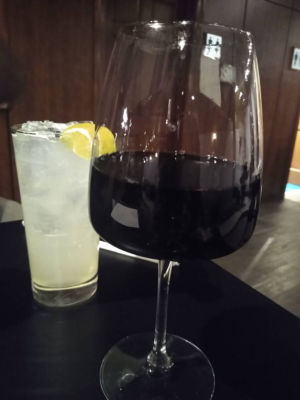 BROTHERS | restaurant | 200 E Plume St, Norfolk, VA 23510, USA | 7579372789 OR +1 757-937-2789