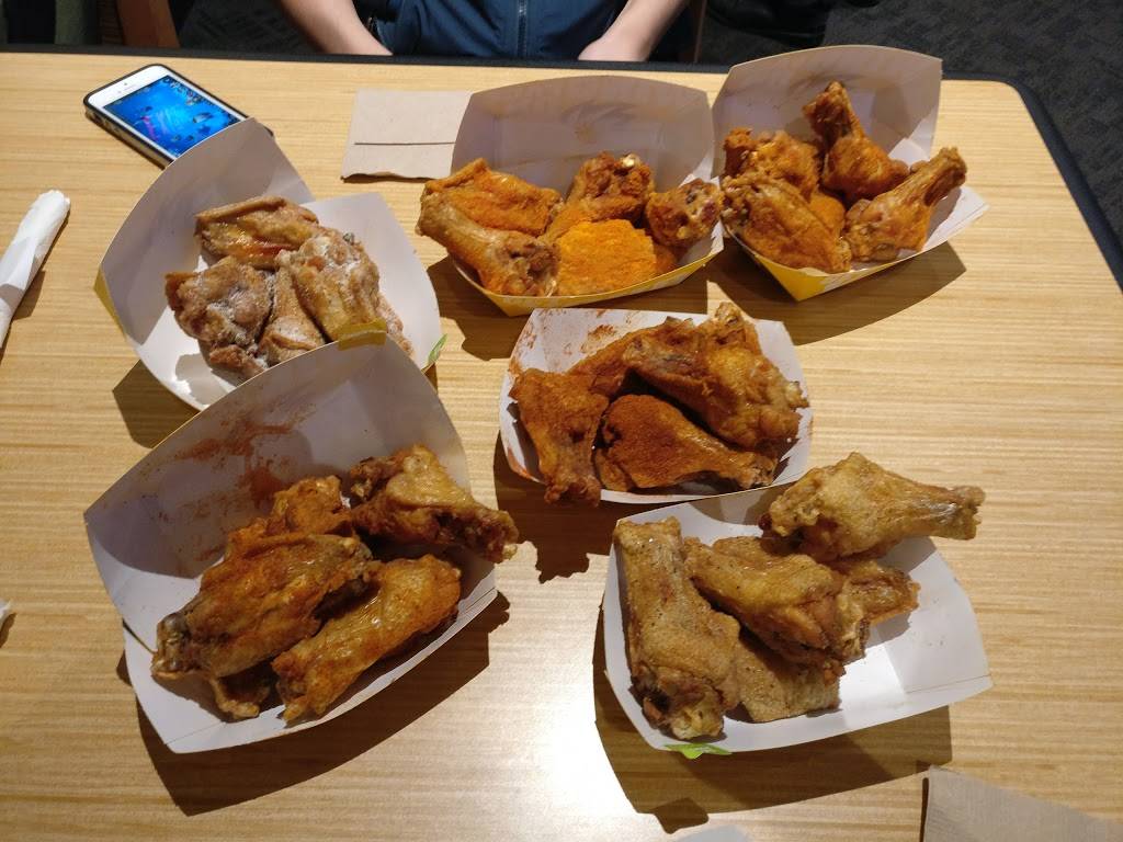 Buffalo Wild Wings | meal takeaway | 205 S State St, Ann Arbor, MI 48104, USA | 7349979143 OR +1 734-997-9143