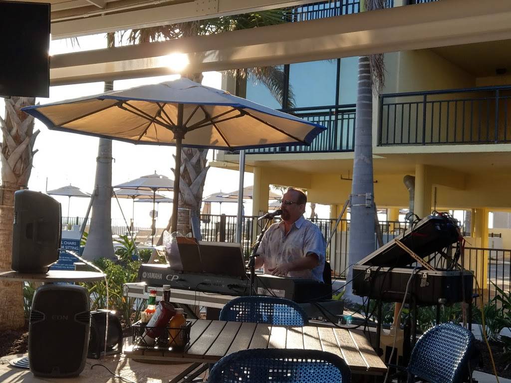 Harrys Beach Bar | restaurant | 5300 Gulf Blvd, St Pete Beach, FL 33706, USA | 7273635125 OR +1 727-363-5125