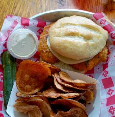 C.J.Maggies | restaurant | 309 Davis Ave, Elkins, WV 26241, USA | 3046361730 OR +1 304-636-1730