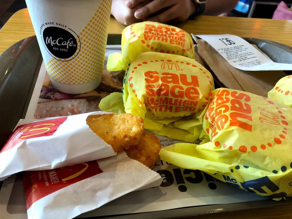 McDonalds | cafe | 22725 CA-1, Malibu, CA 90265, USA | 3104566996 OR +1 310-456-6996