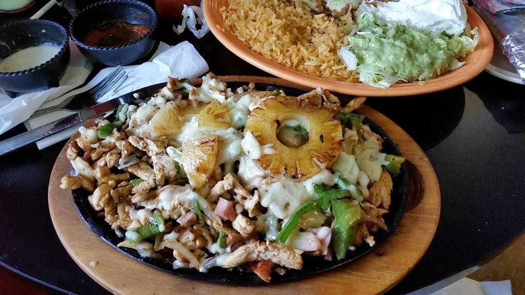 Sombreros Mexican Grill | restaurant | 3180 US-64, Crump, TN 38327, USA | 7316320299 OR +1 731-632-0299