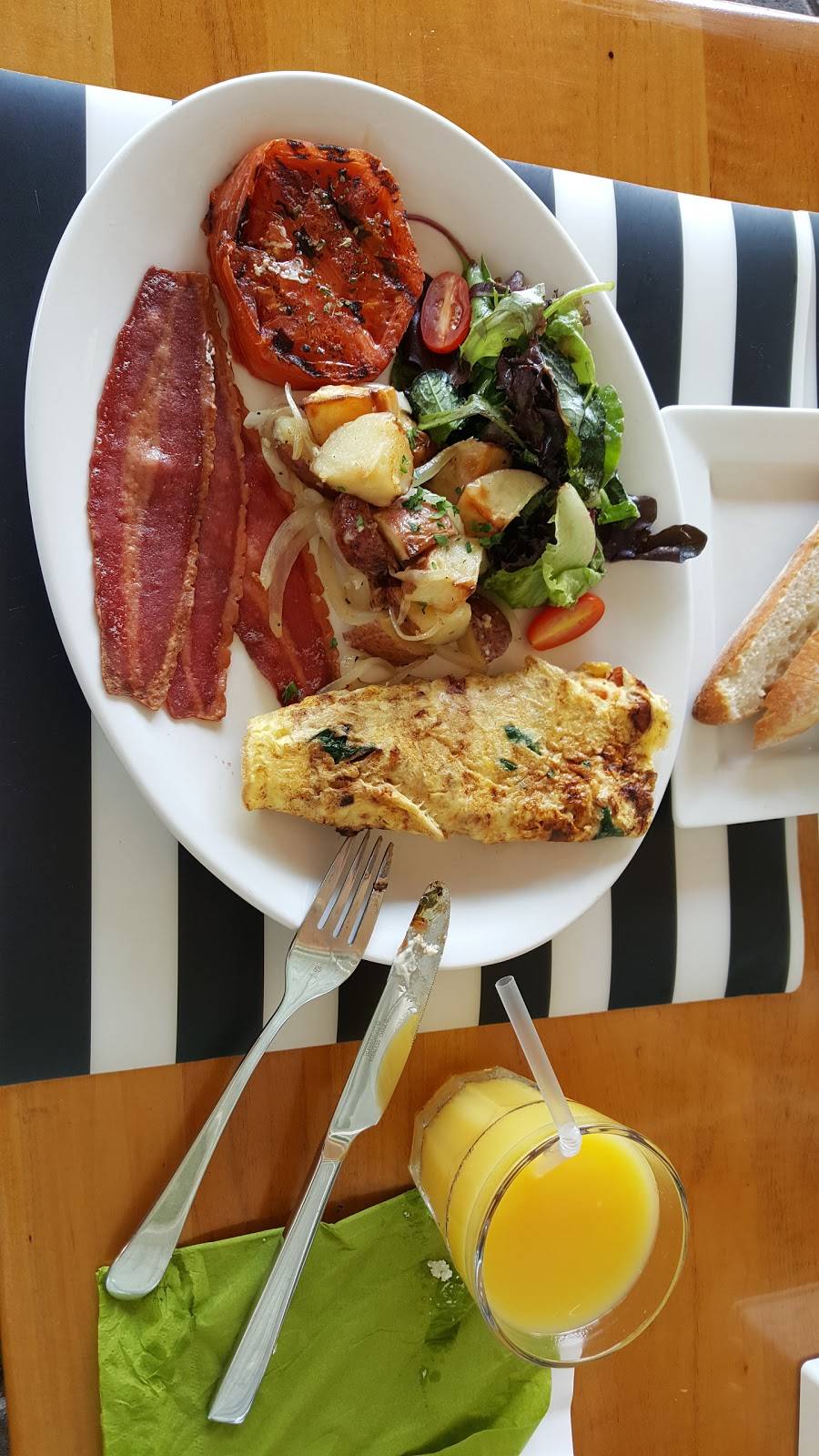 Family Fresh Cafe | meal delivery | 18288 Collins Ave, Sunny Isles Beach, FL 33160, USA | 3059330199 OR +1 305-933-0199