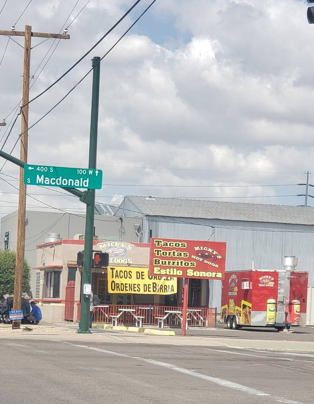 Mickys Hot Dogs | restaurant | 108 W Broadway Rd, Mesa, AZ 85210, USA | 4806687777 OR +1 480-668-7777