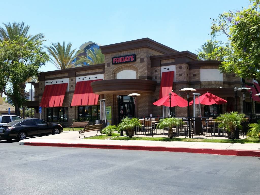 TGI Fridays | restaurant | 12721 Towne Center Dr, Cerritos, CA 90703, USA | 5628098442 OR +1 562-809-8442