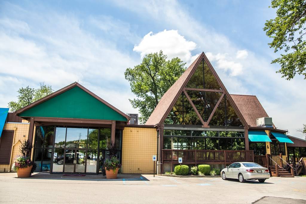 Captains Quarters Restaurant | restaurant | 5700 Captains Quarters Rd, Prospect, KY 40059, USA | 5022281651 OR +1 502-228-1651