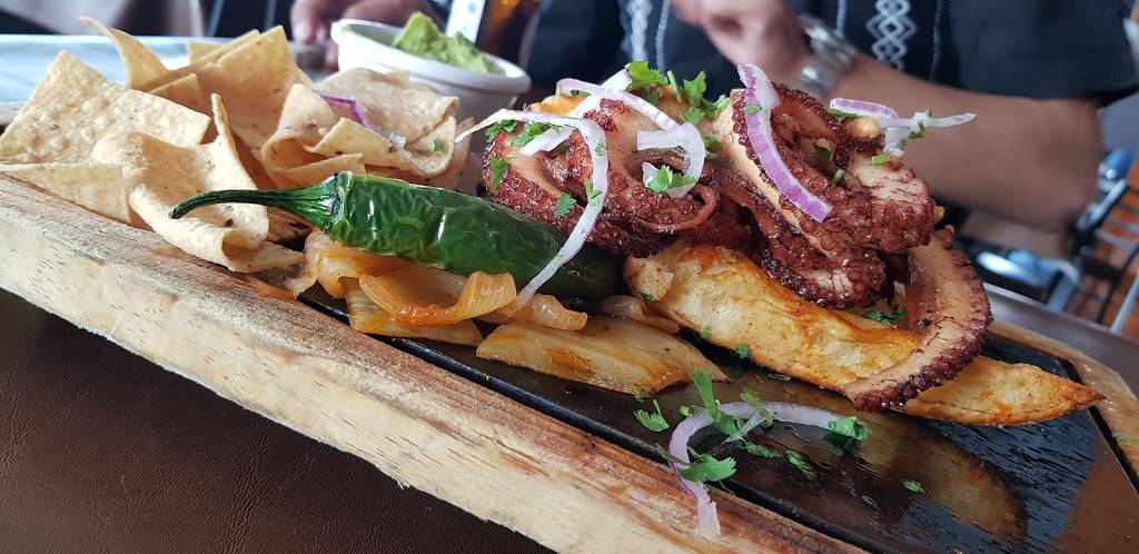 Las Tablas | restaurant | Paseo del Río 6617, Río Tijuana 3a. Etapa, Rio Tijuana 3ra Etapa, 22226 Tijuana, B.C., Mexico | 016642087487 OR +52 664 208 7487