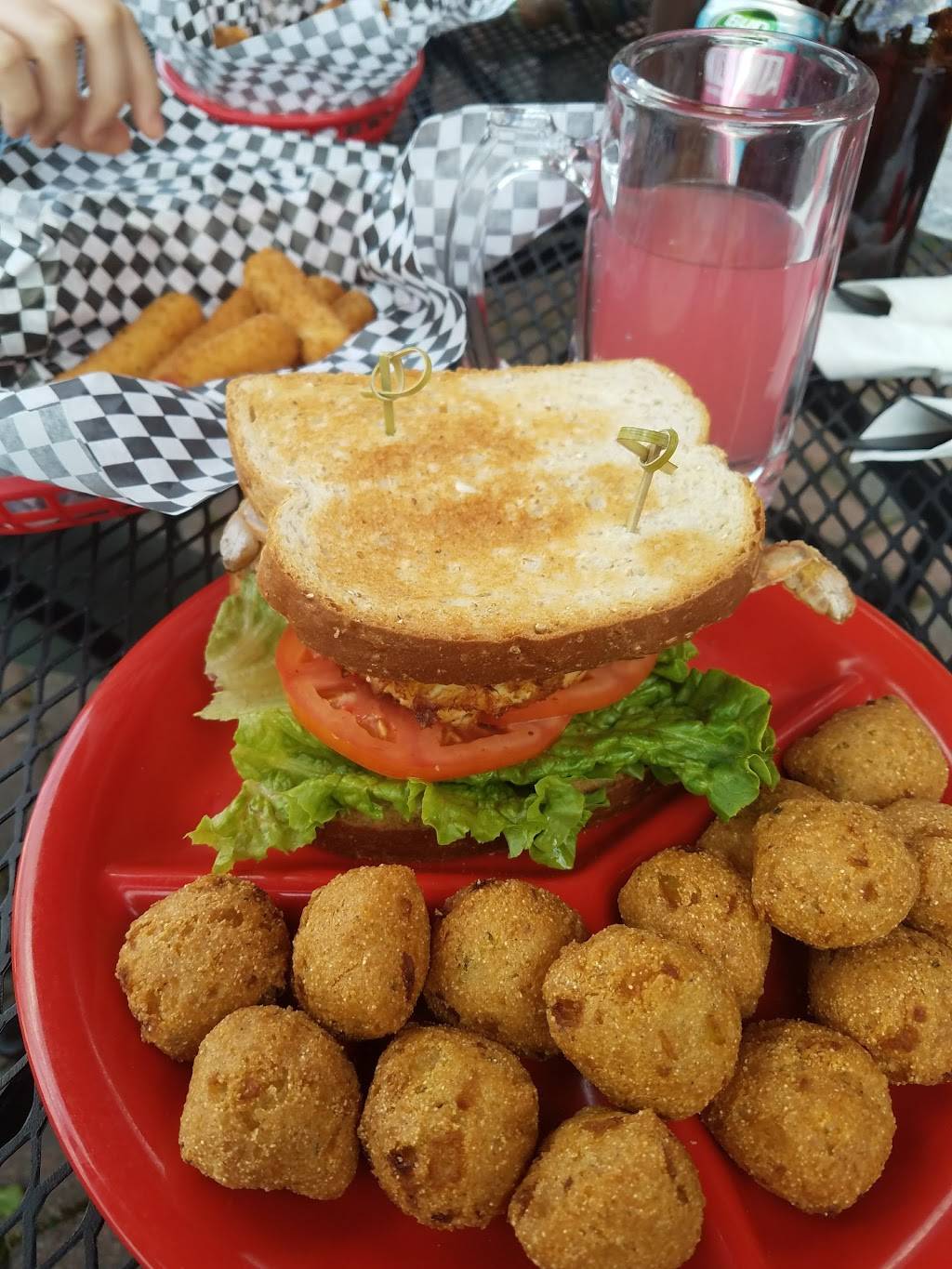 Bahama Mikes | restaurant | 8154 Ritchie Hwy, Pasadena, MD 21122, USA | 4105447800 OR +1 410-544-7800