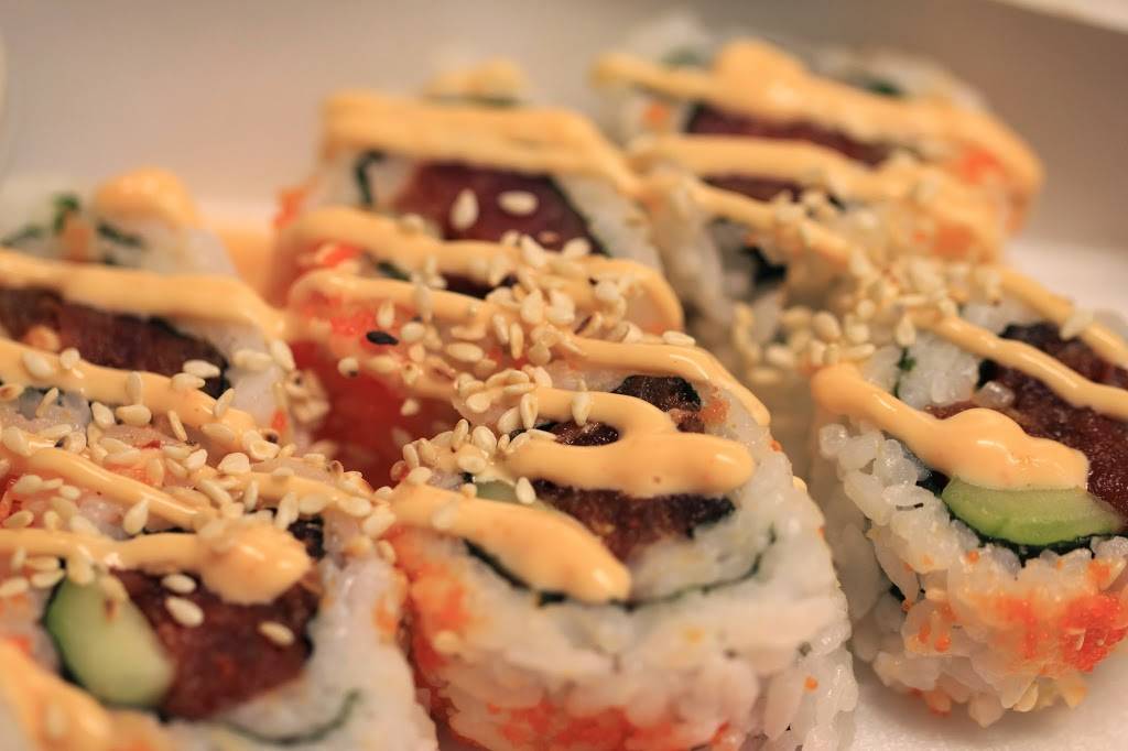 Asian House Restaurant | restaurant | 1374 Clarkson Clayton Center, Ellisville, MO 63011, USA | 6365272286 OR +1 636-527-2286