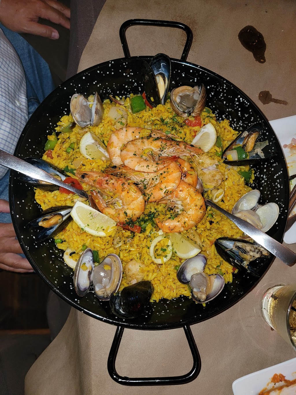 Si Tapas | restaurant | 2207 Allen St, Dallas, TX 75204, USA | 2147200324 OR +1 214-720-0324