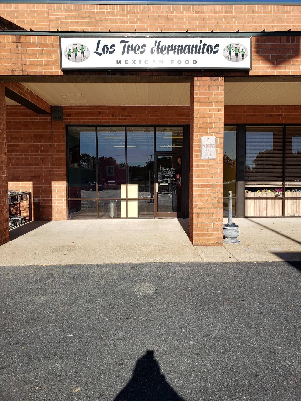 Los Tres Hermanitos | restaurant | 408 W Gordon Ave, Gordonsville, VA 22942, USA | 5408323478 OR +1 540-832-3478
