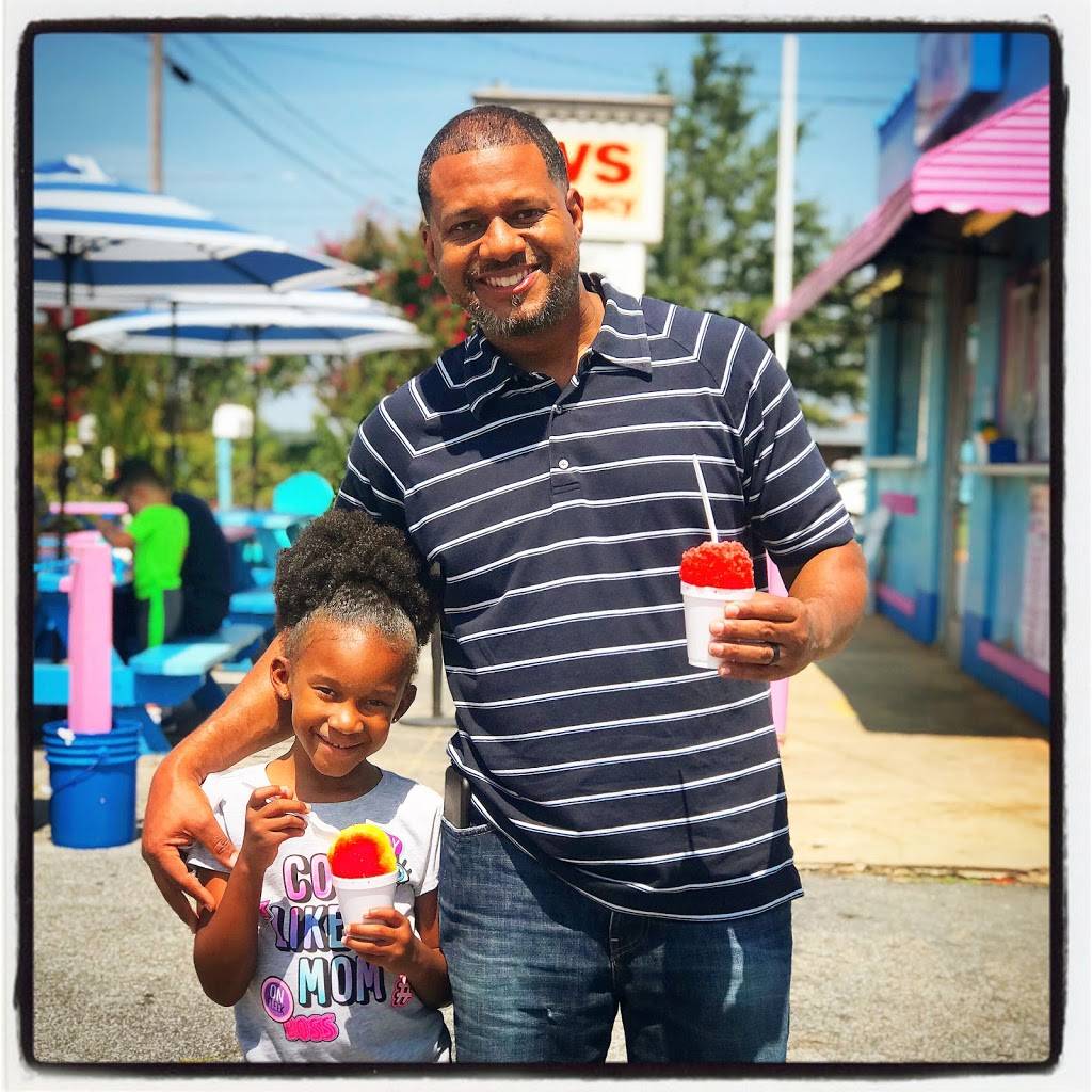 Pelicans SnoBalls | restaurant | 1708 E Innes St, Salisbury, NC 28146, USA | 7044331157 OR +1 704-433-1157