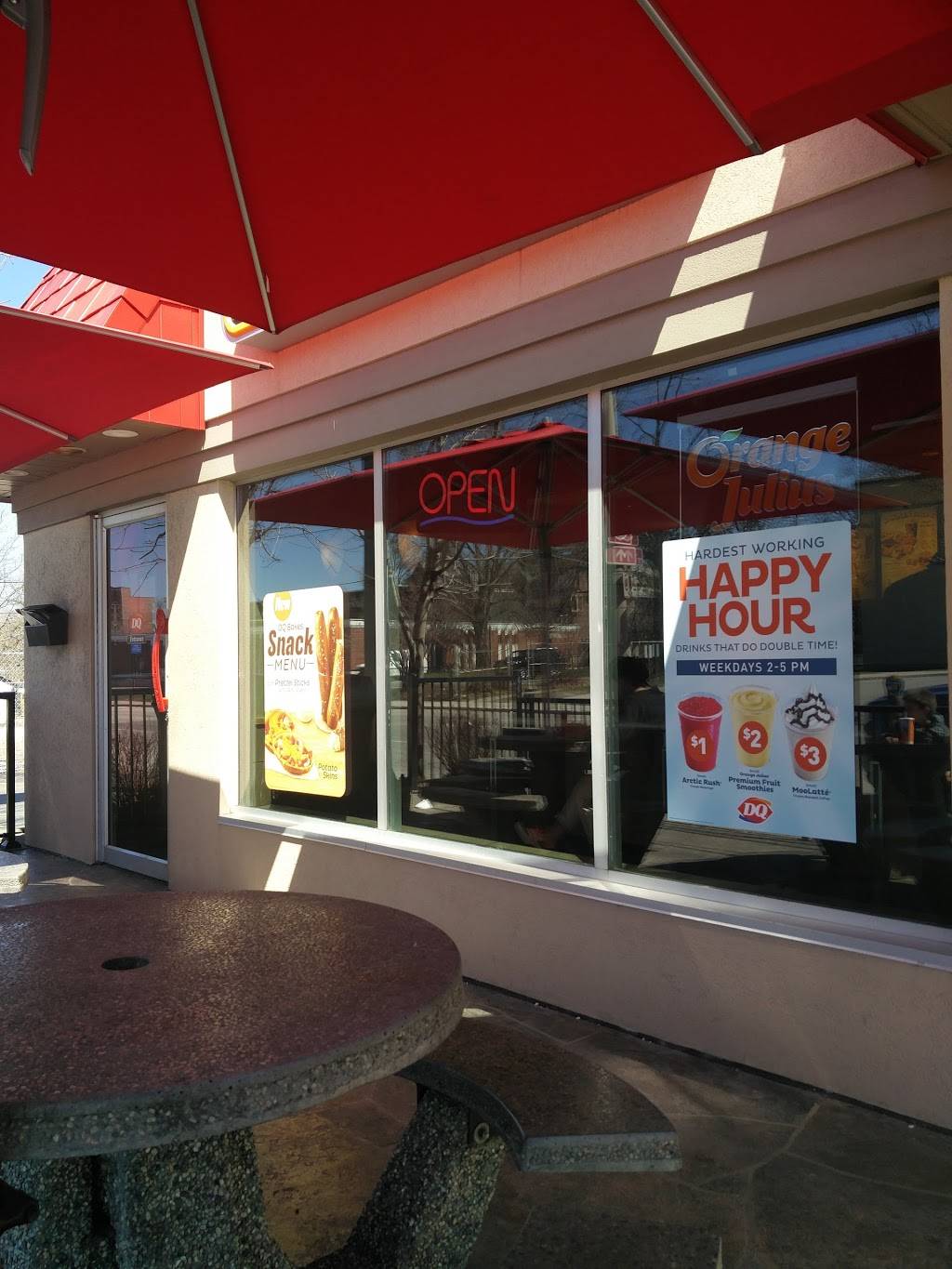 Dairy Queen Grill & Chill | restaurant | 235 Simcoe St S, Oshawa, ON L1H 4H3, Canada | 9055769693 OR +1 905-576-9693