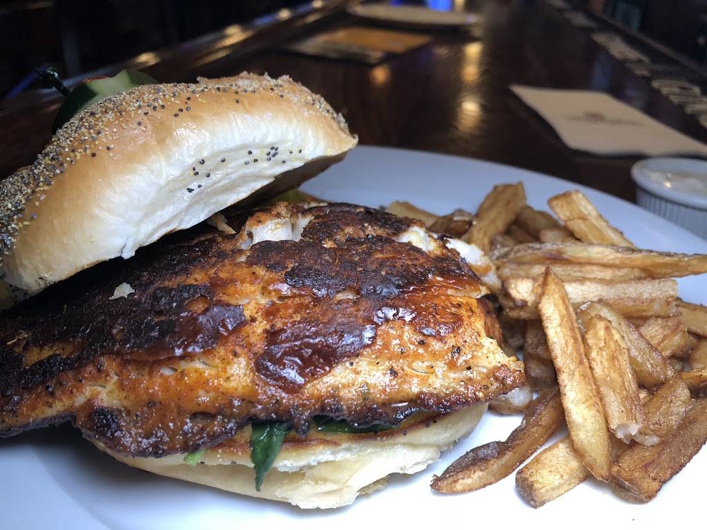 Bleachers Bar and Grill | restaurant | 6092 Jericho Turnpike, Commack, NY 11725, USA | 6314869696 OR +1 631-486-9696