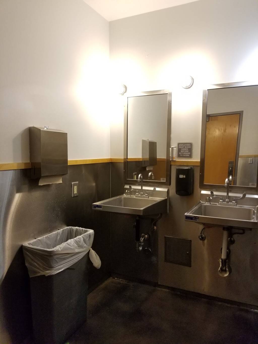 Chipotle Mexican Grill | restaurant | 5128 N Palm Ave, Fresno, CA 93704, USA | 5592251166 OR +1 559-225-1166