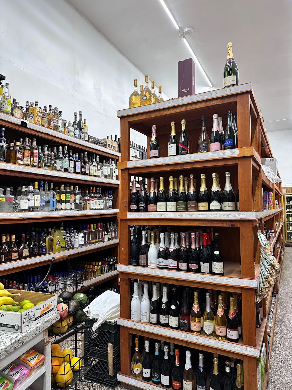 Food & Liquor World | restaurant | 726-28 Post St, San Francisco, CA 94109, USA | 4156735225 OR +1 415-673-5225