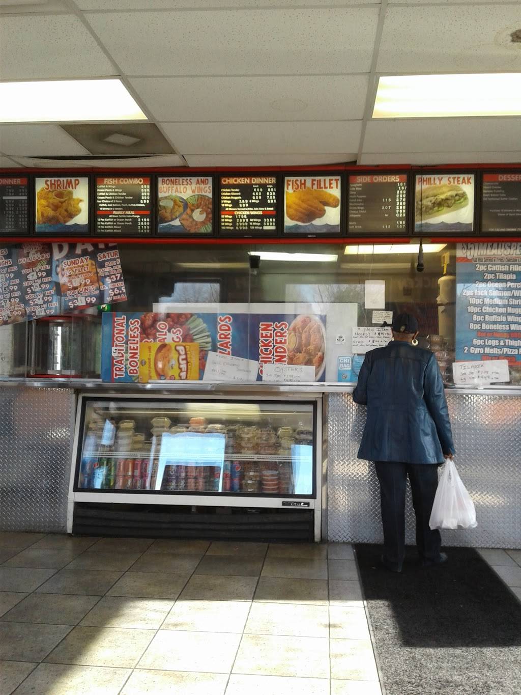 J J Fish & Chicken | restaurant | 201 E 43rd St, Chicago, IL 60653, USA | 7732851841 OR +1 773-285-1841