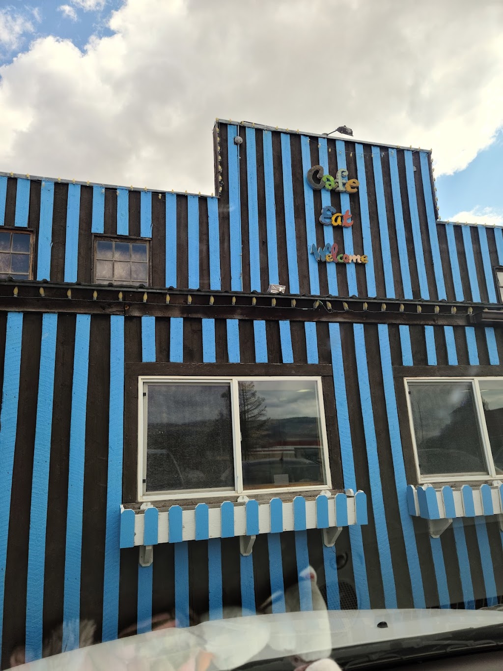 9 & 40 Diner | restaurant | 104 6th St, Kremmling, CO 80459, USA | 9707241158 OR +1 970-724-1158